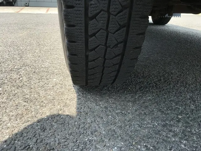 いすゞ エルフ KR-NHR69(2WD)の写真47