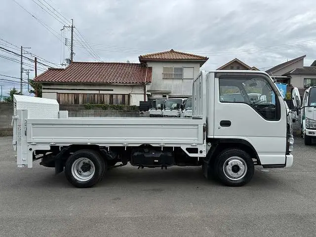 いすゞ エルフ KR-NHR69(2WD)の写真5