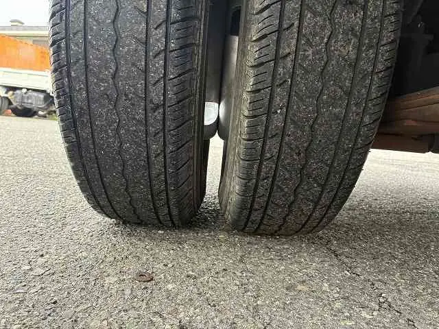 いすゞ エルフ KR-NHR69(2WD)の写真35