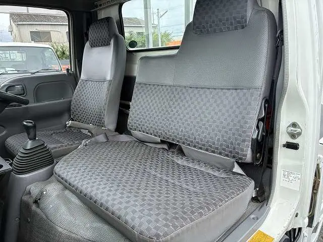 いすゞ エルフ KR-NHR69(2WD)の写真44