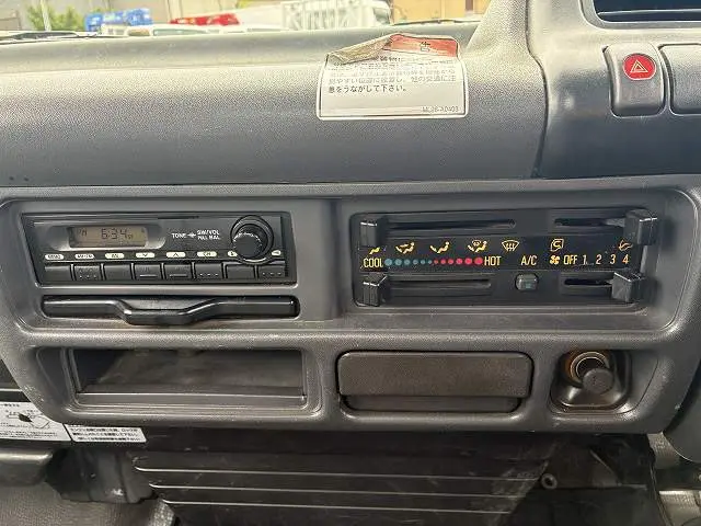 いすゞ エルフ KR-NHR69(2WD)の写真48