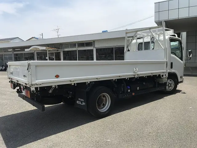 いすゞ エルフ 2RG-NLR88AR(2WD)の写真6