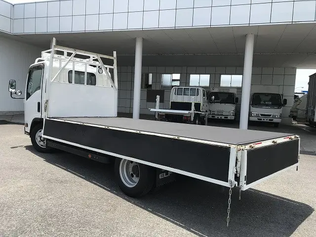 いすゞ エルフ 2RG-NLR88AR(2WD)の写真11