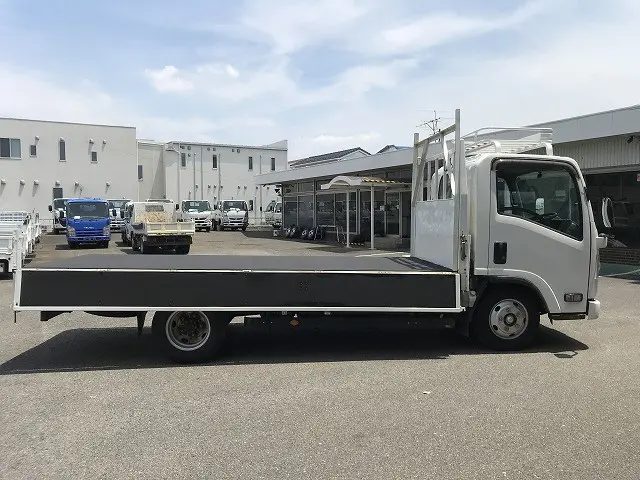 いすゞ エルフ 2RG-NLR88AR(2WD)の写真15