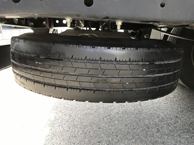 いすゞ エルフ 2RG-NLR88AR(2WD)の写真42