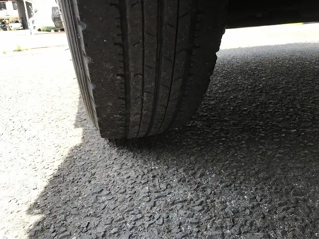 いすゞ エルフ 2RG-NLR88AR(2WD)の写真44