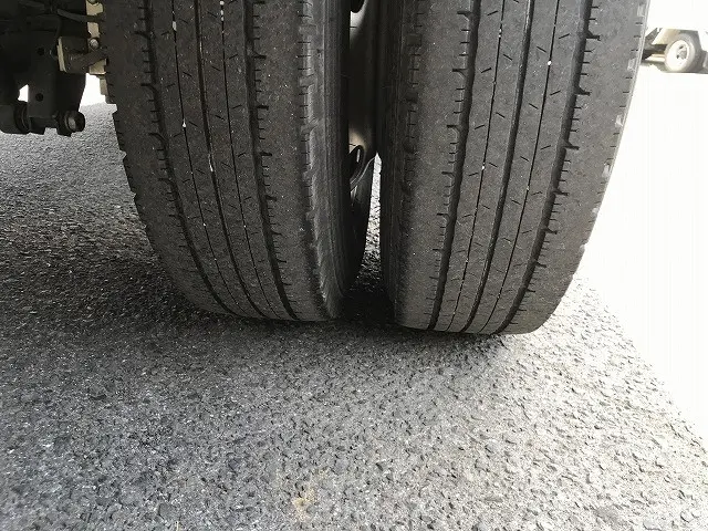 いすゞ エルフ 2RG-NLR88AR(2WD)の写真46