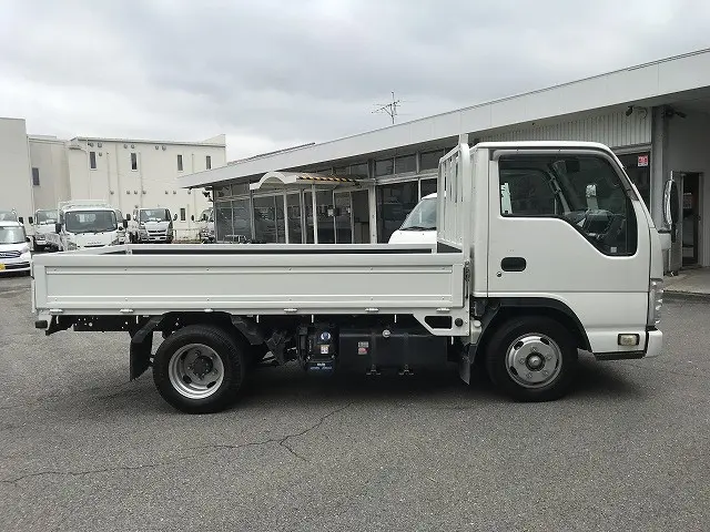 いすゞ エルフ 2RG-NJR88A(2WD)の写真8