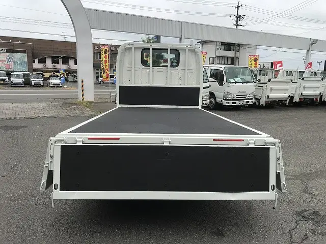 いすゞ エルフ 2RG-NJR88A(2WD)の写真12