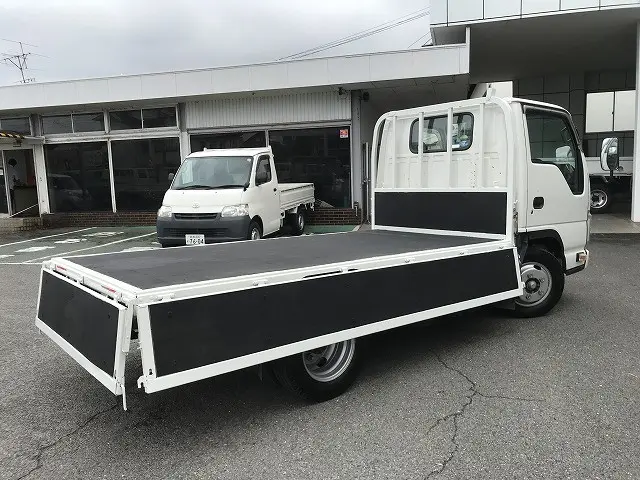 いすゞ エルフ 2RG-NJR88A(2WD)の写真13
