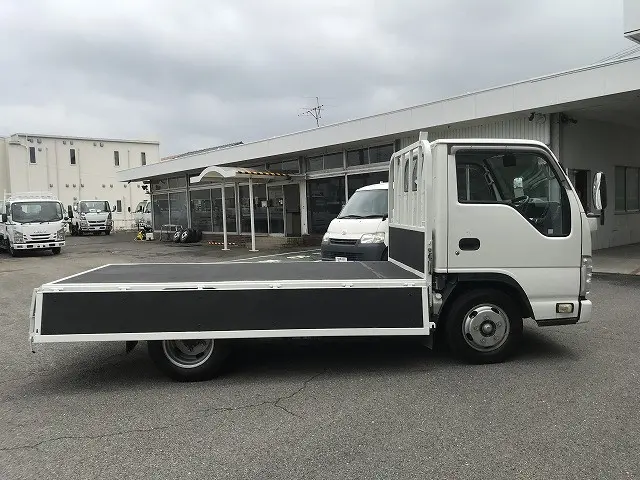 いすゞ エルフ 2RG-NJR88A(2WD)の写真15