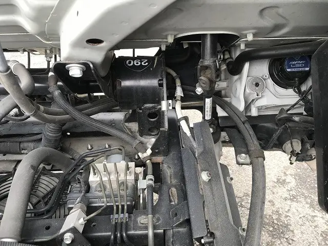 いすゞ エルフ 2RG-NJR88A(2WD)の写真20