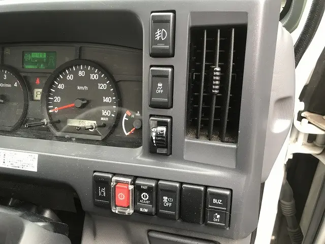 いすゞ エルフ 2RG-NJR88A(2WD)の写真30