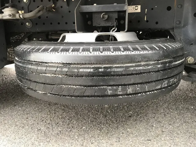 いすゞ エルフ 2RG-NJR88A(2WD)の写真42