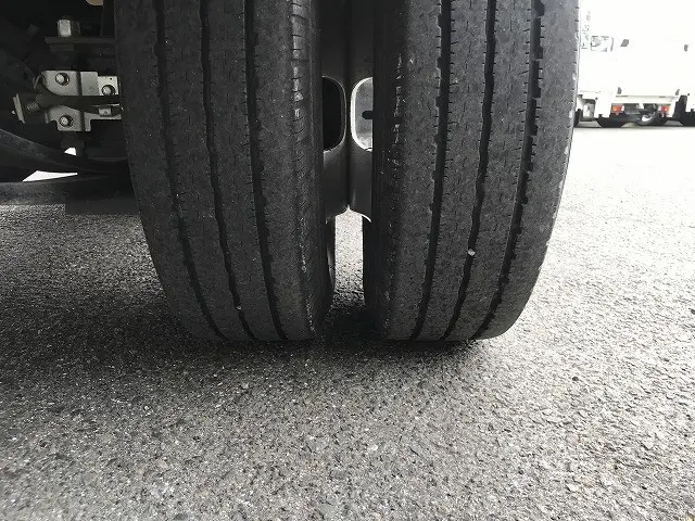 いすゞ エルフ 2RG-NJR88A(2WD)の写真46
