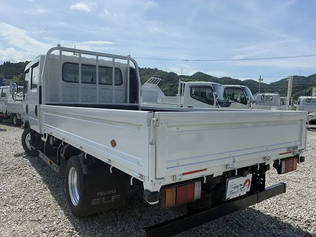 いすゞ エルフ TRG-NPR85AR(2WD)の写真6