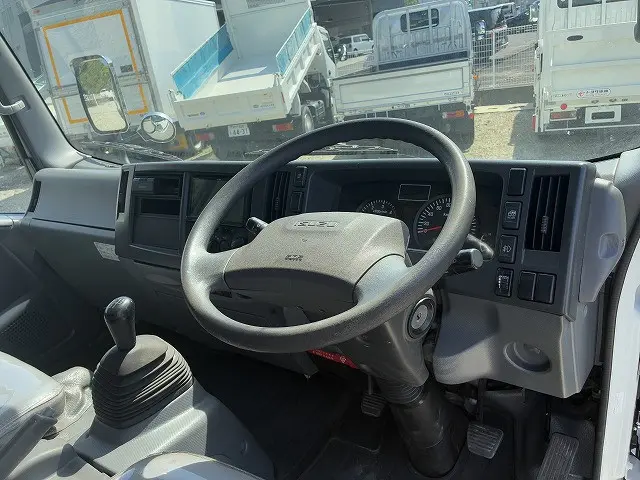 いすゞ エルフ TRG-NPR85AR(2WD)の写真28