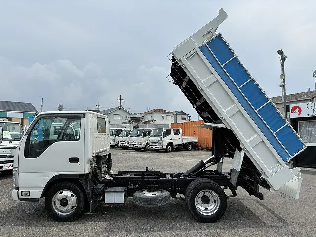 いすゞ エルフ TPG-NKR85AD(2WD)の写真4