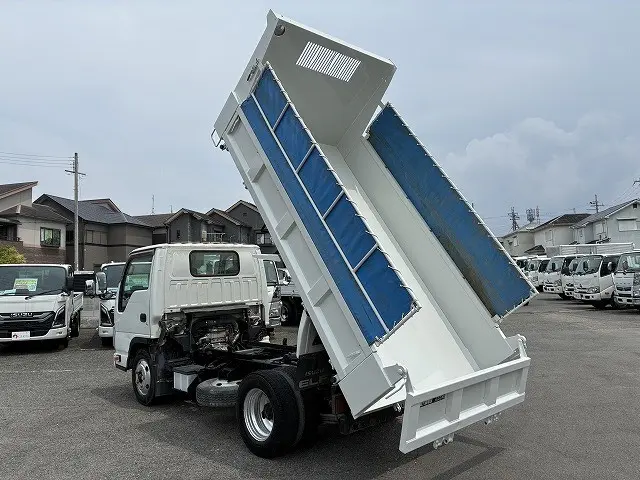 いすゞ エルフ TPG-NKR85AD(2WD)の写真6