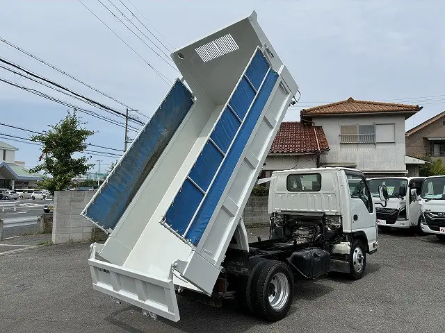いすゞ エルフ TPG-NKR85AD(2WD)の写真8