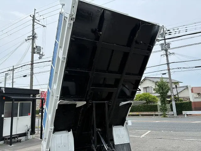 いすゞ エルフ TPG-NKR85AD(2WD)の写真26