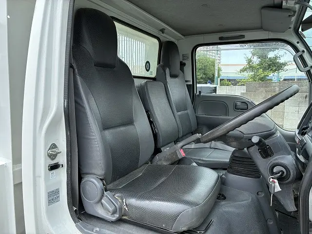 いすゞ エルフ TPG-NKR85AD(2WD)の写真35