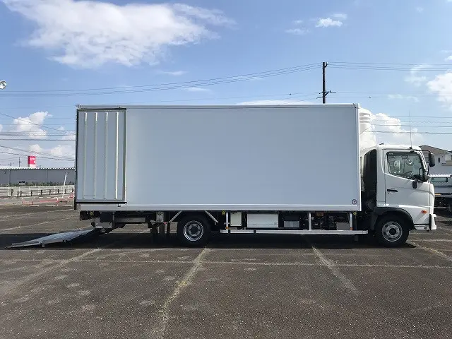 日野 レンジャー 2KG-FC2ABG(2WD)の写真15