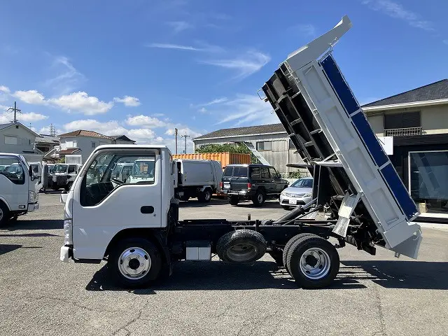 いすゞ エルフ BKG-NJR85AD(2WD)の写真4