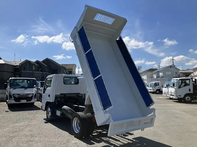 いすゞ エルフ BKG-NJR85AD(2WD)の写真6