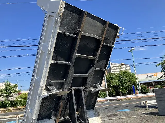 いすゞ エルフ BKG-NJR85AD(2WD)の写真26