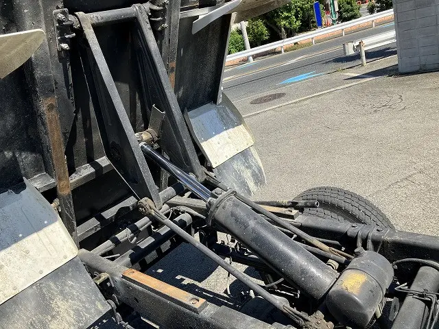 いすゞ エルフ BKG-NJR85AD(2WD)の写真27