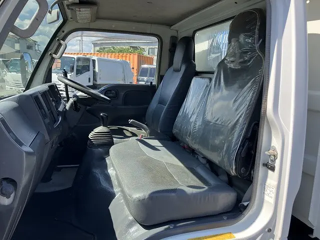 いすゞ エルフ BKG-NJR85AD(2WD)の写真45
