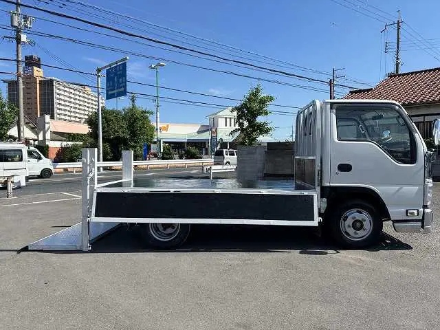 いすゞ エルフ TRG-NJR85A(2WD)の写真12