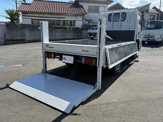 いすゞ エルフ TRG-NJR85A(2WD)の写真13
