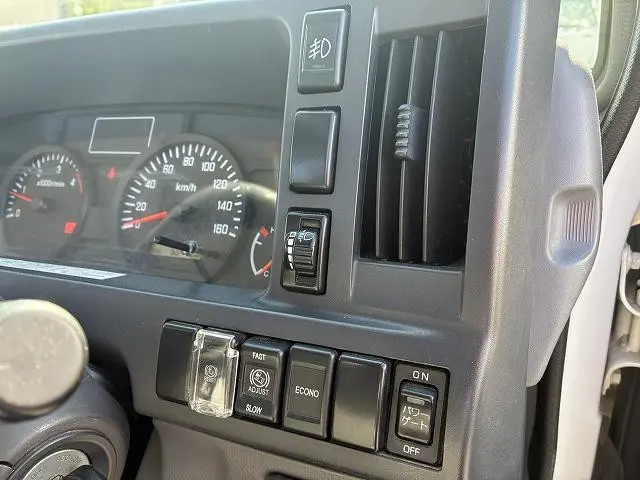 いすゞ エルフ TRG-NJR85A(2WD)の写真32