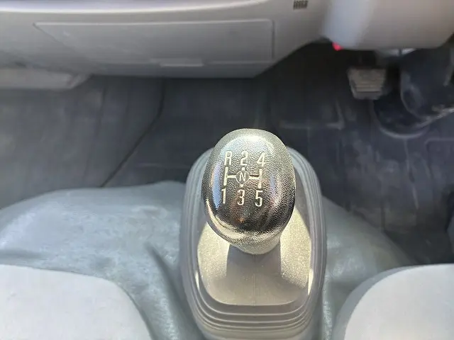 いすゞ エルフ TRG-NJR85A(2WD)の写真36
