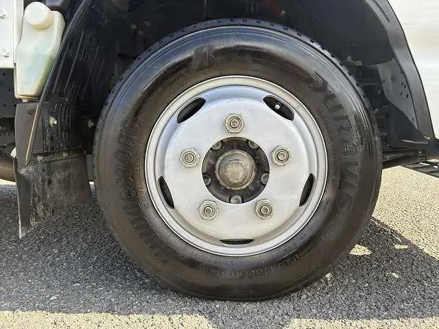 いすゞ エルフ TRG-NJR85A(2WD)の写真38