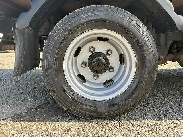 いすゞ エルフ TRG-NJR85A(2WD)の写真39
