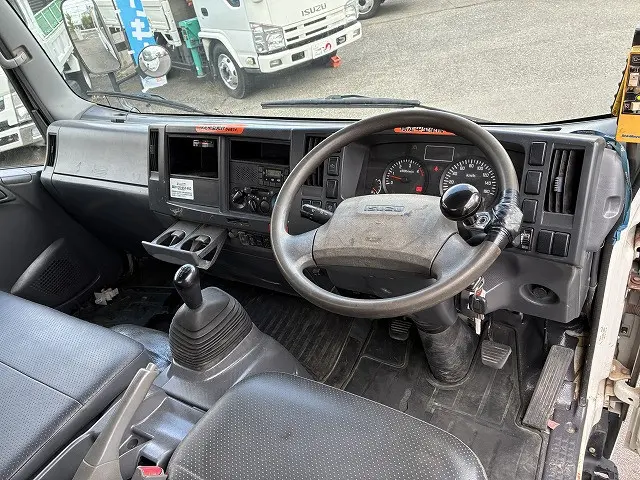 いすゞ エルフ TKG-NPR85YN(2WD)の写真32