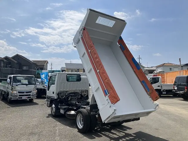 いすゞ エルフ 2RG-NKR88AN(2WD)の写真6