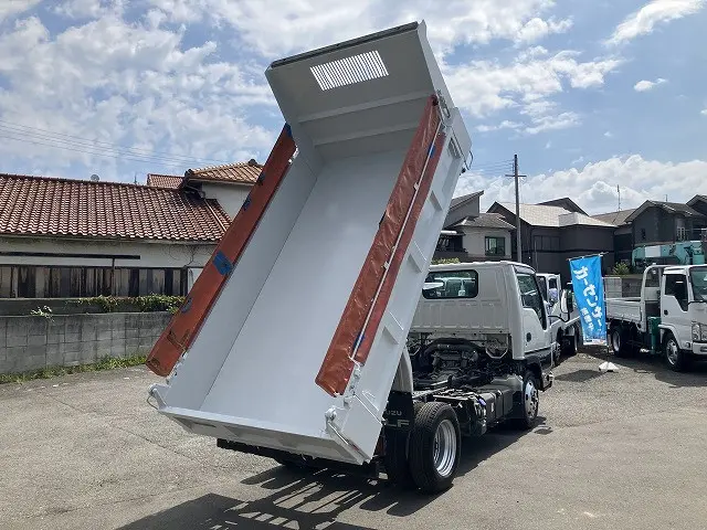 いすゞ エルフ 2RG-NKR88AN(2WD)の写真8