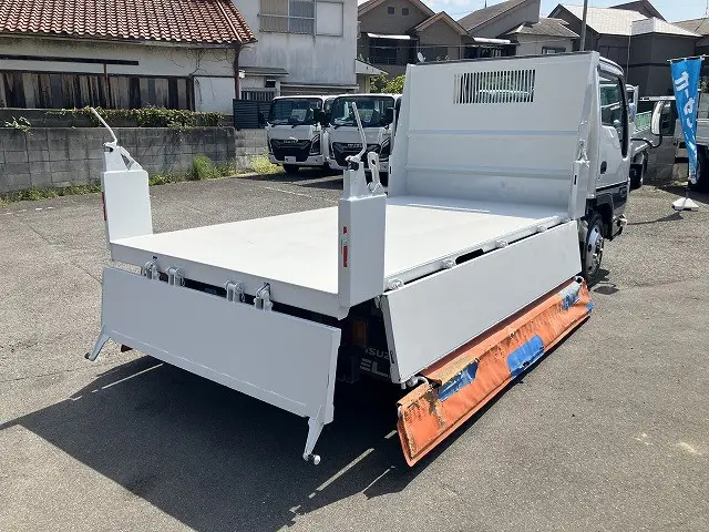 いすゞ エルフ 2RG-NKR88AN(2WD)の写真22