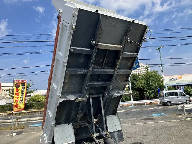いすゞ エルフ 2RG-NKR88AN(2WD)の写真26