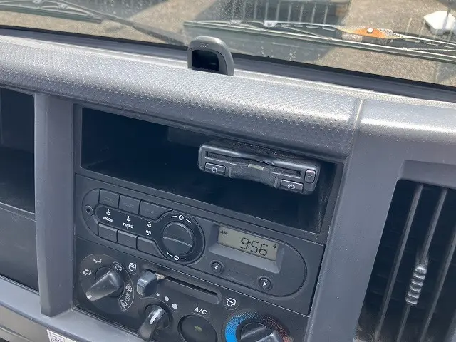 いすゞ エルフ 2RG-NKR88AN(2WD)の写真42