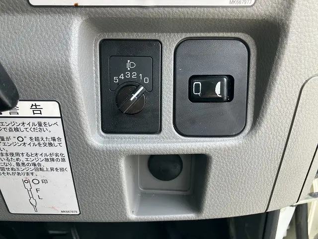 三菱 キャンター TPG-FEB50(2WD)の写真39