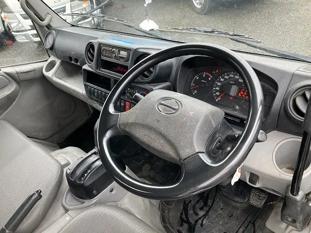 日野 デュトロ TPG-XZU620T(2WD)の写真38