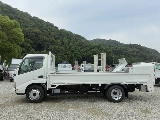 トヨタ ダイナ BDG-XZU344(2WD)の写真4