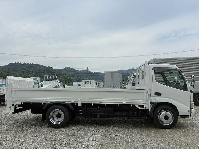 トヨタ ダイナ BDG-XZU344(2WD)の写真5