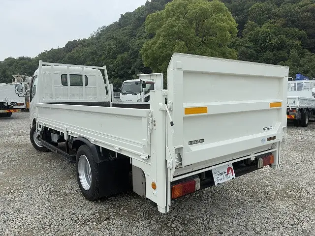 トヨタ ダイナ BDG-XZU344(2WD)の写真6