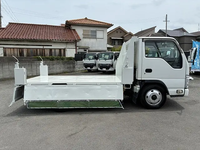 いすゞ エルフ TPG-NKR85AD(2WD)の写真19